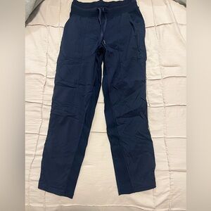 Women’s Lululemon Dance Studio Mid-Rise Crop size 2